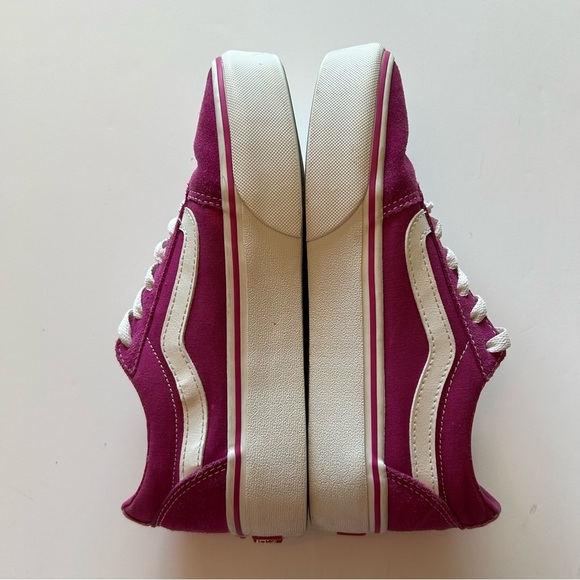Vans Old Skool Women's Suede Lace up Sneakers in Fuchsia and White Size 7 - Picture 2 of 11